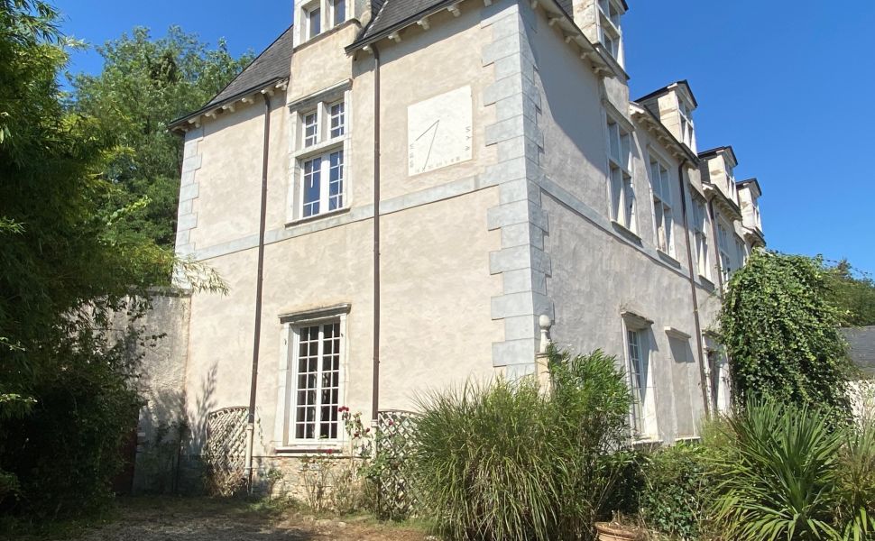 Superbe Château Renaissance datant du XVIIe siècle, avec un parc de 5,8 hectares